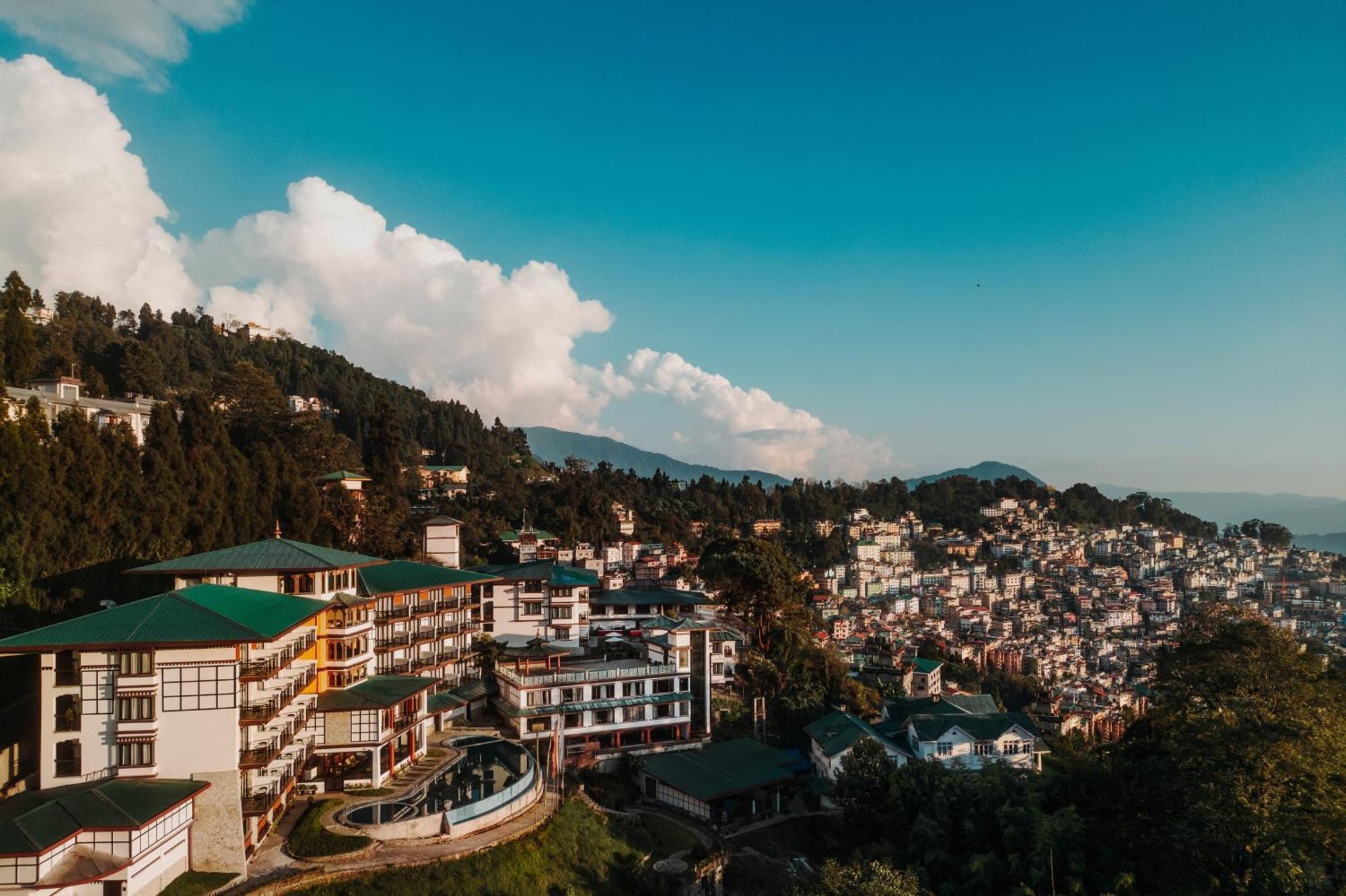 Denzong Regency- Luxury Mountain Retreat Spa & Casino Gangtok Exterior photo