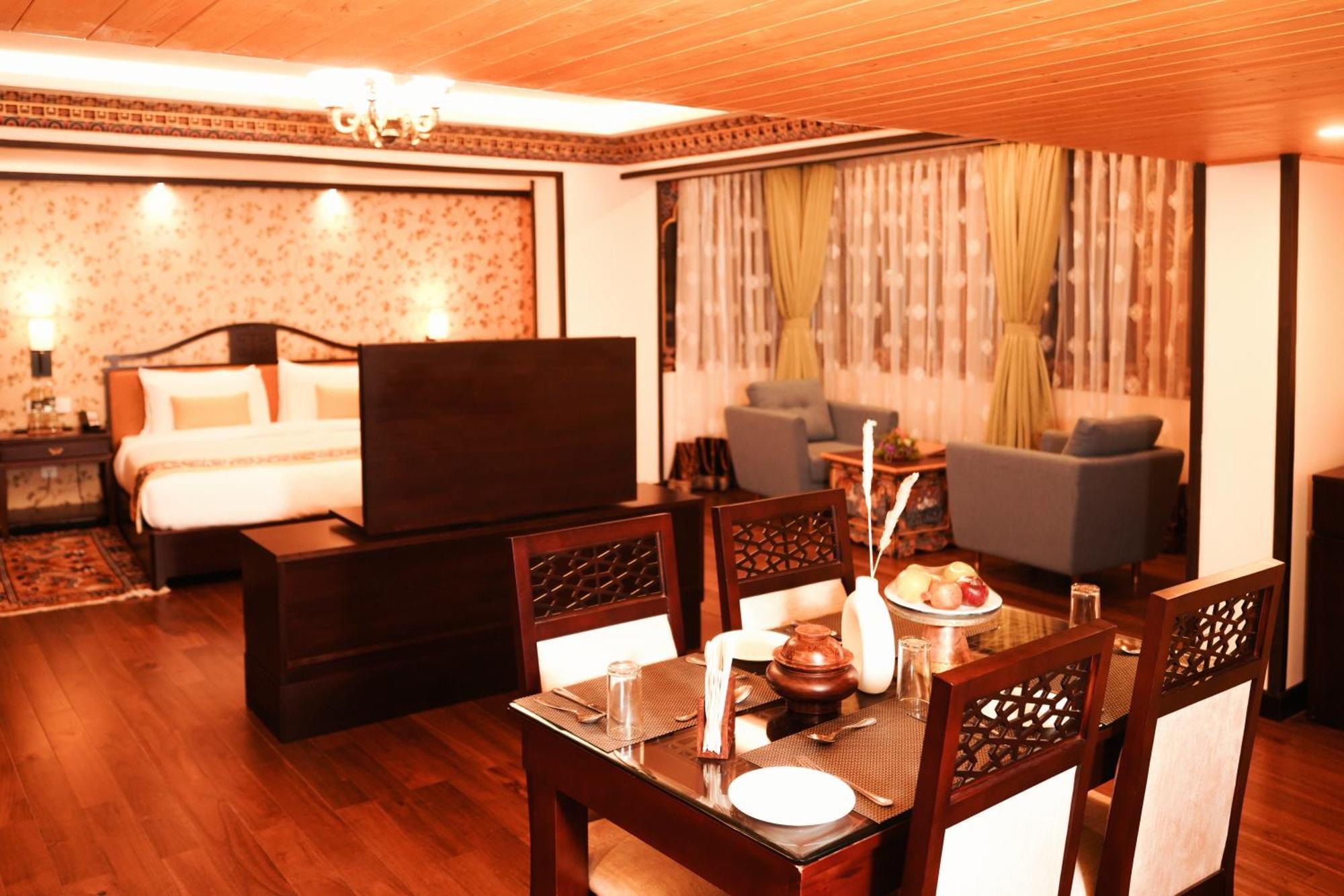 Denzong Regency- Luxury Mountain Retreat Spa & Casino Gangtok Exterior photo
